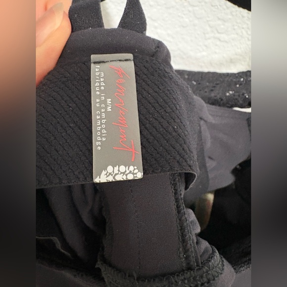 New Free People Fp movement Crowd Pleaser Cami In Black Sz M MSRP:$68 - Picture 8 of 10